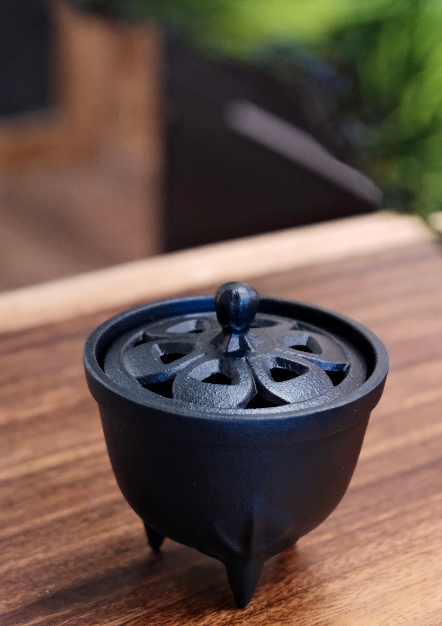 IWACHU Nambu Tekki Cast Iron Season Incense Burner(Gift Box)