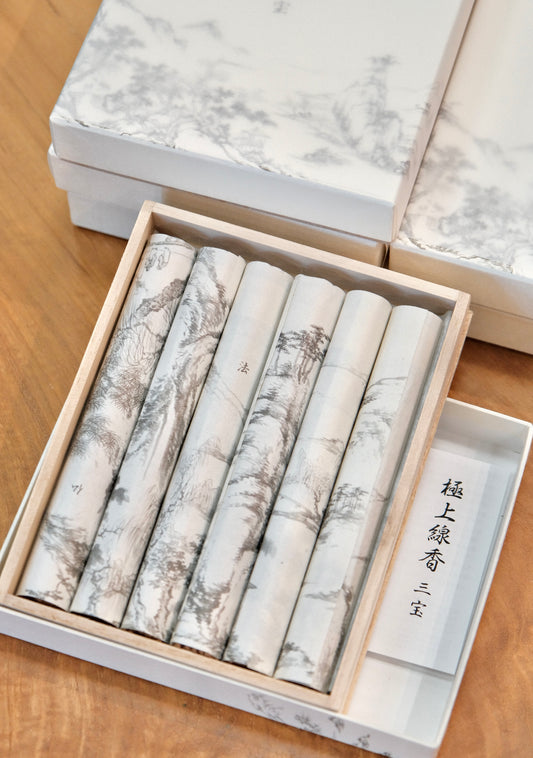 香彩堂-Kousaido premium incense gift set featuring three distinct fragrances.