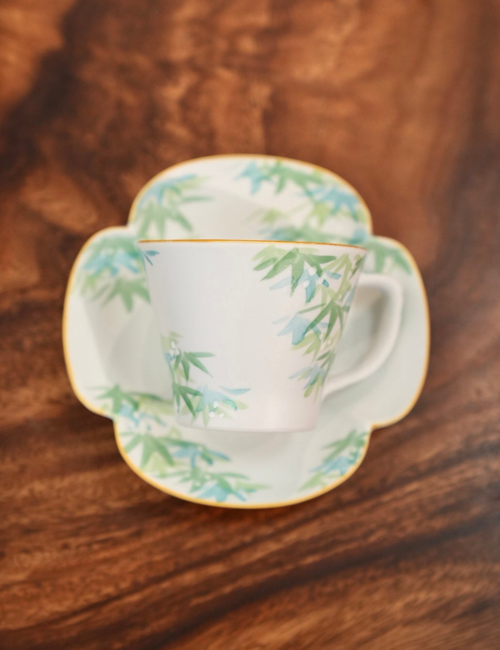 Japan Arita Yaki Artisan Hand Painted Green Leaf Cup and Saucer Set