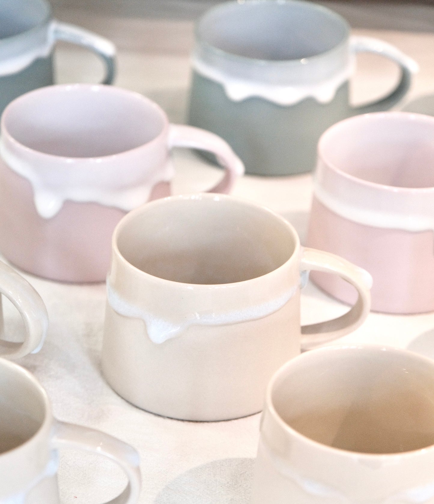 Eiji Miyaki-宮木英至 doripin mug (White x White)