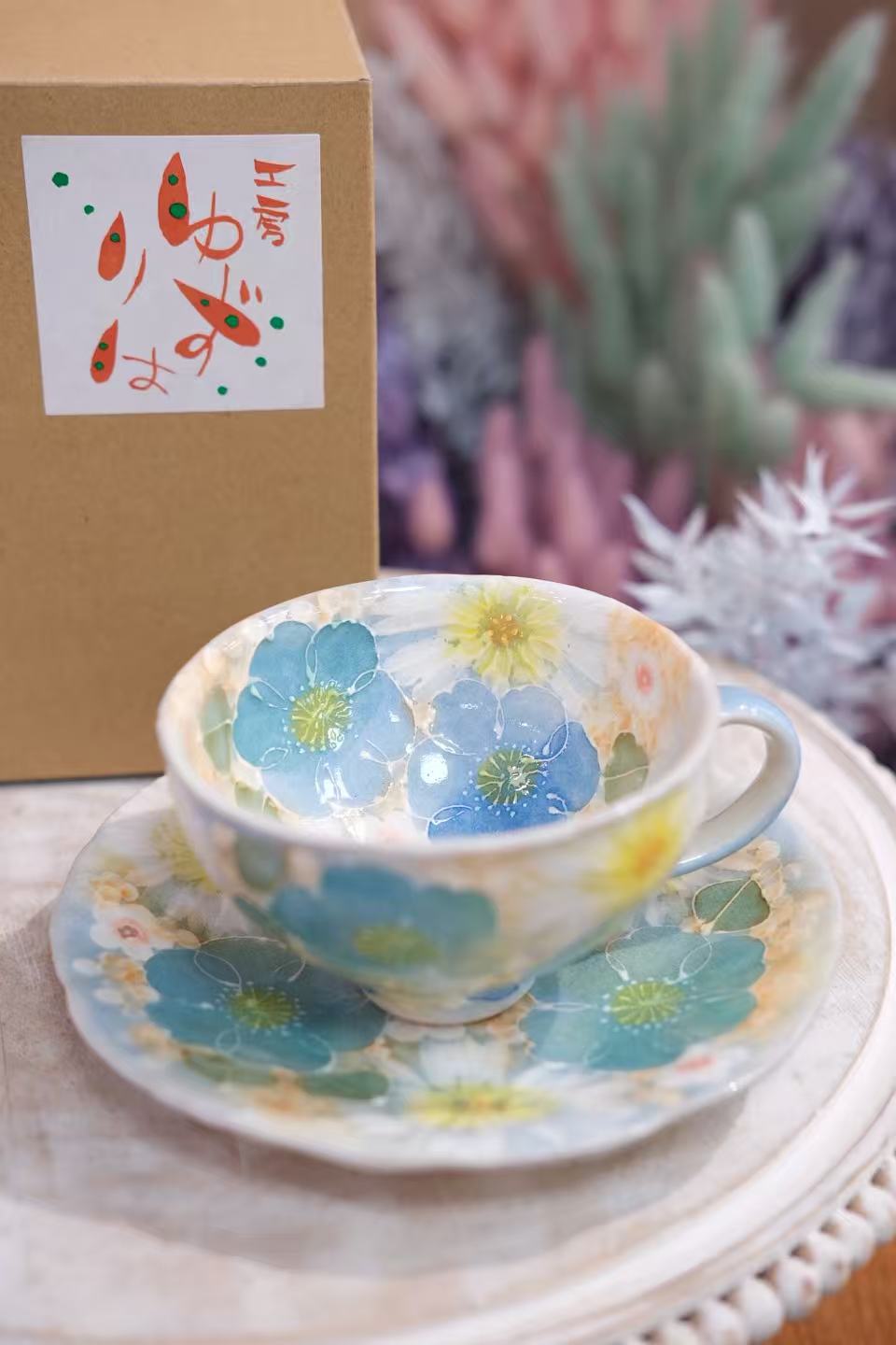 YUZURIHA FLOWER HANDMADE CERAMIC FLOWER CUP AND SAUCER