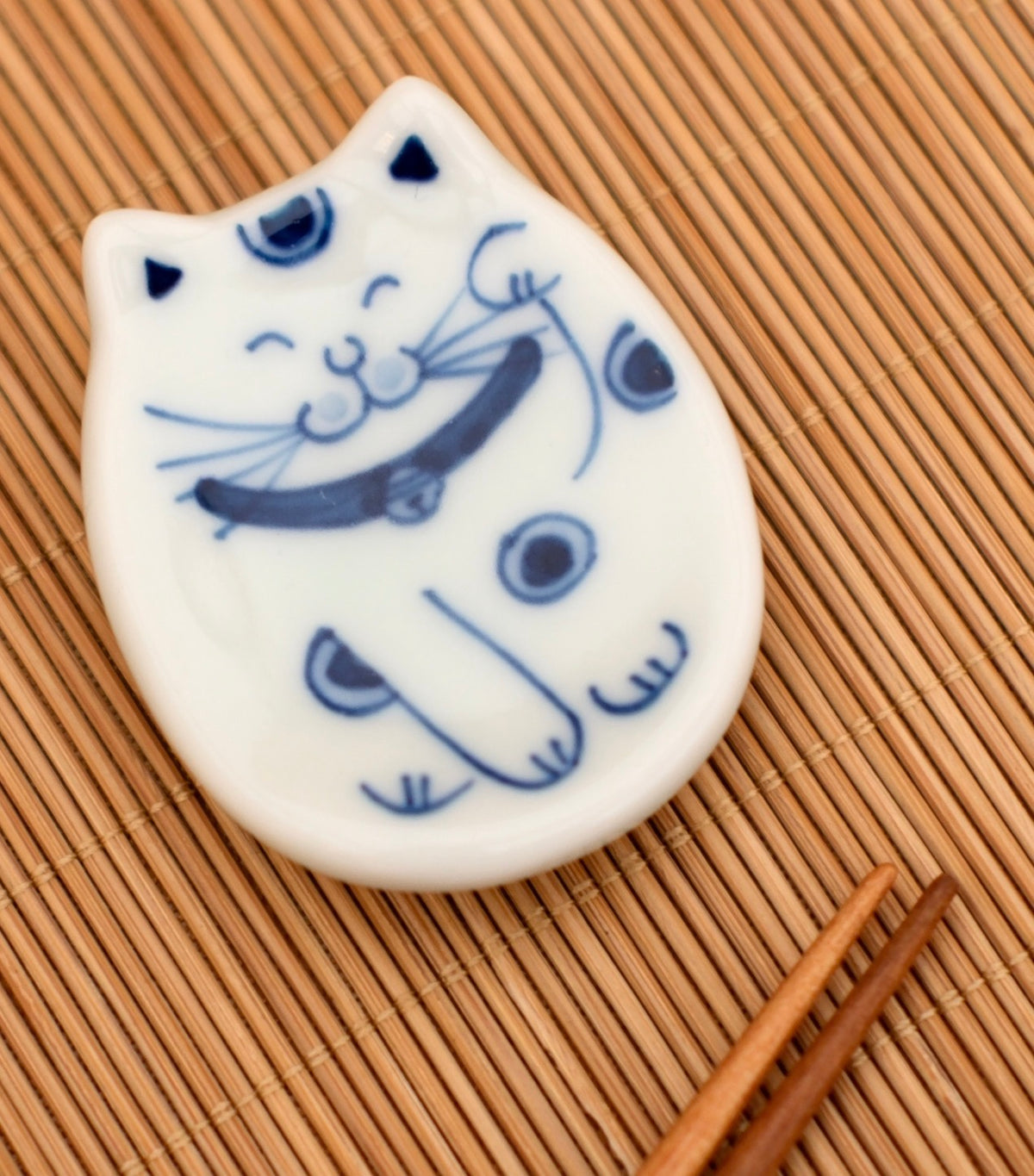 Arita ware handmade Blue white Cat series chopstick rest