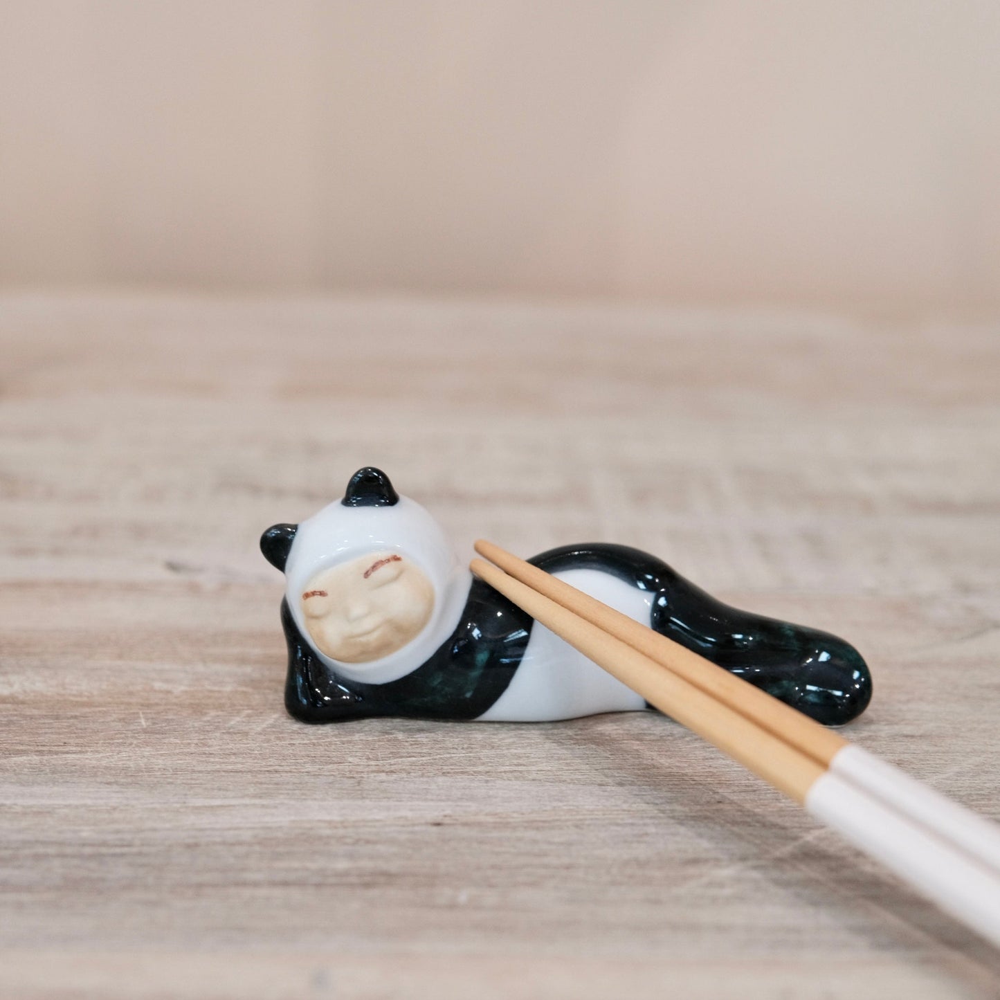 Japan Artisans 北川美宣 Handmade Playful Selection Chopstick Rest-Reclining Cat #2