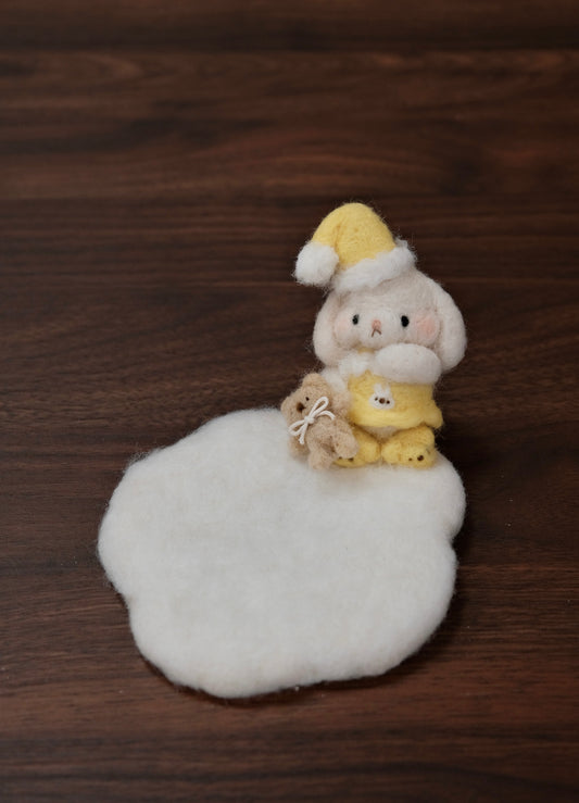 kumapurin-314 Handmade Needle-Felted Coaster (Yellow pajamas)