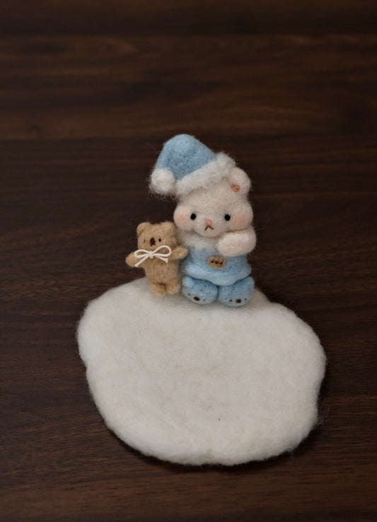 kumapurin-314 Handmade Needle-Felted Coaster (Blue pajamas)