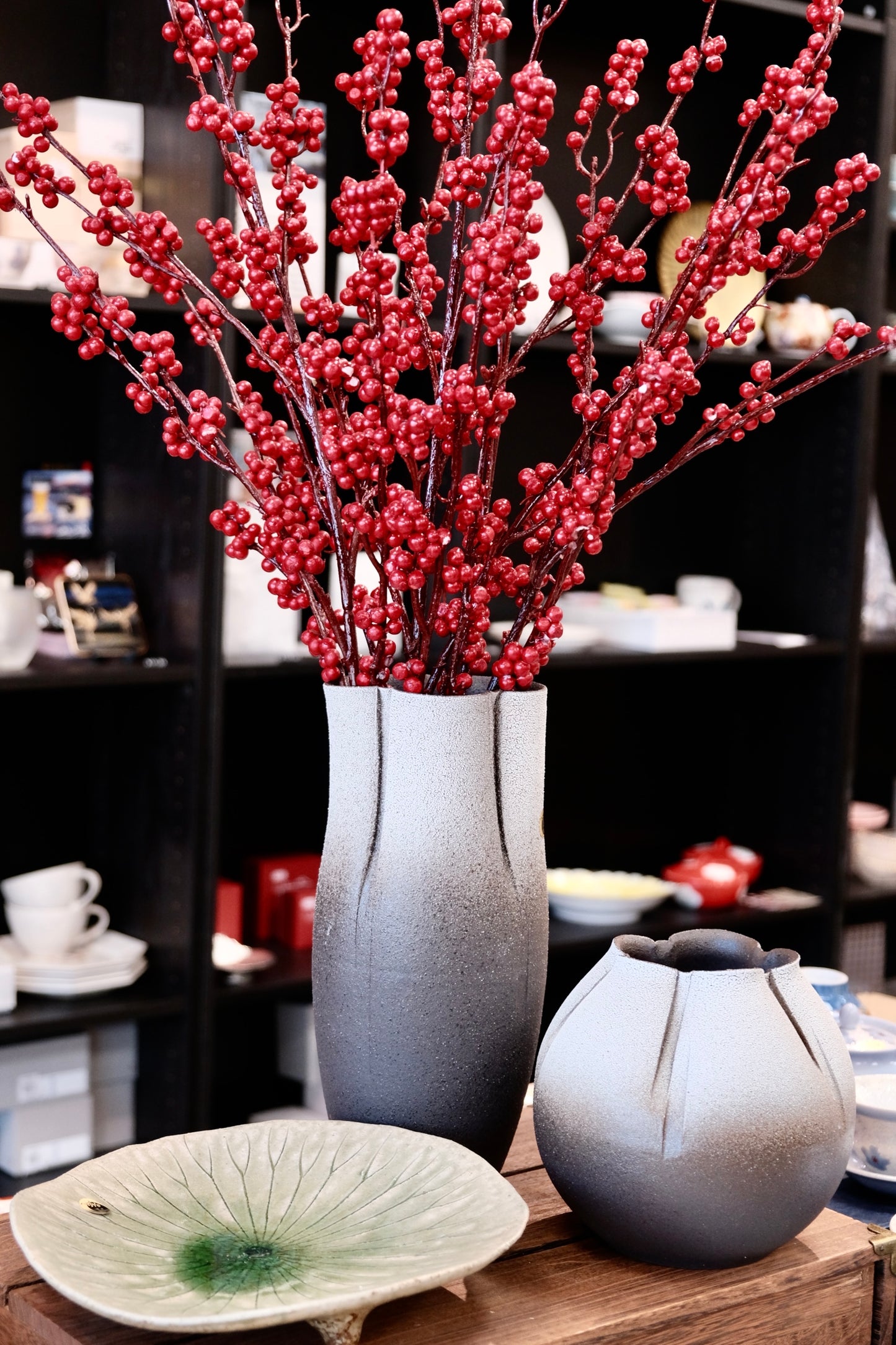 Japan MARUI Shigaraki "Unmelted Snow" Long Vase (Gift Box)