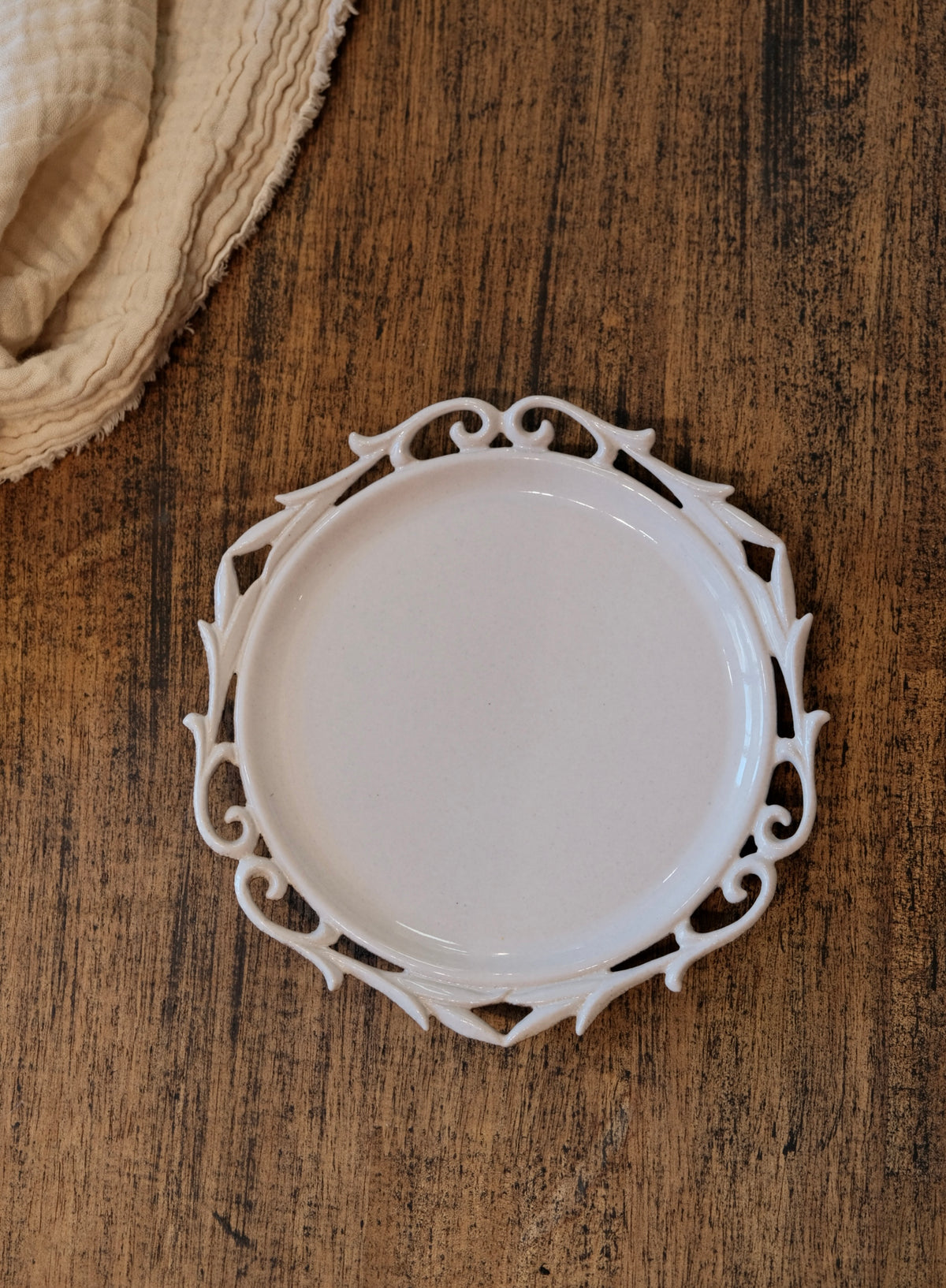 Taro Uchiyama | Olive 7” Plate - Lace Rim
