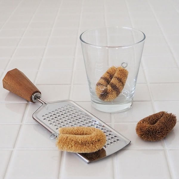 Kame-no-ko Tawashi "CoCo"mini Palm Fiber Scrub Brush