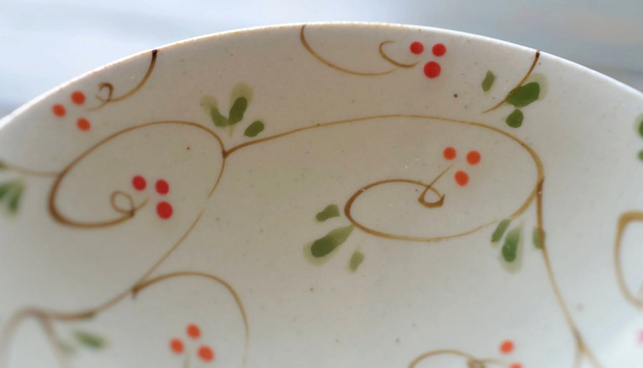 Japan Hasami Ware Zoe Light Bowl flowers