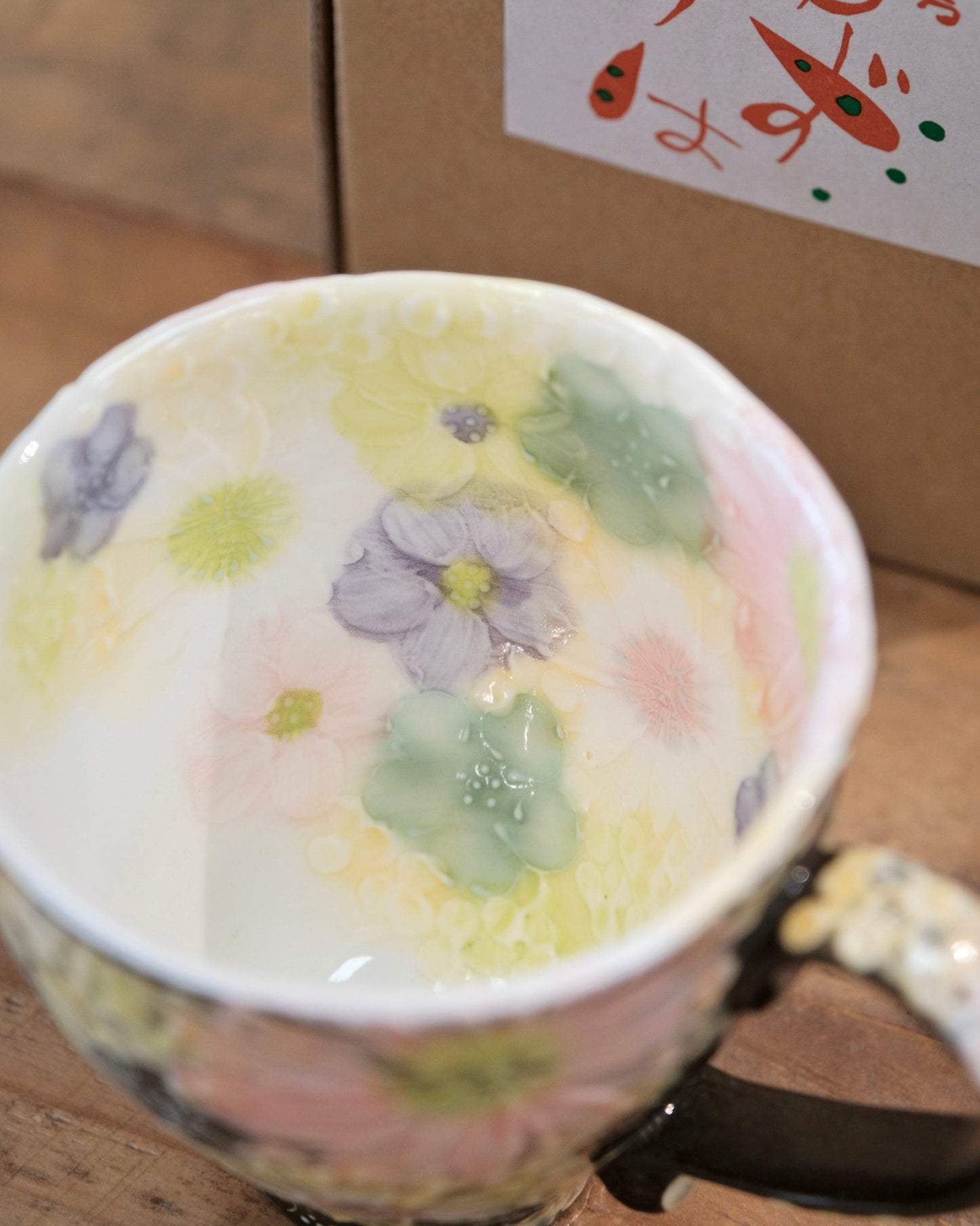 Seto Ware YUZURIHA Flower Mug