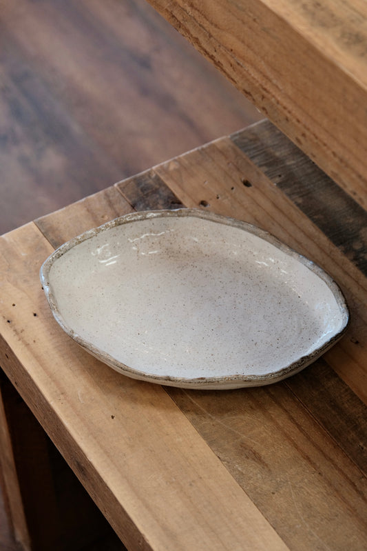 SHIROKARATSU Mino Ware Ceramic Large Dish Leaf Plate