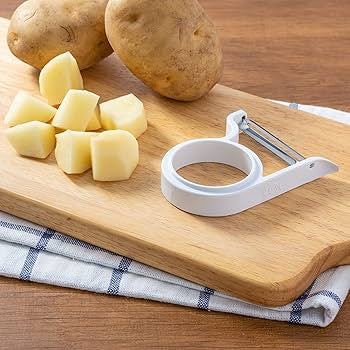 Aux leye peeler that can be cut with light force