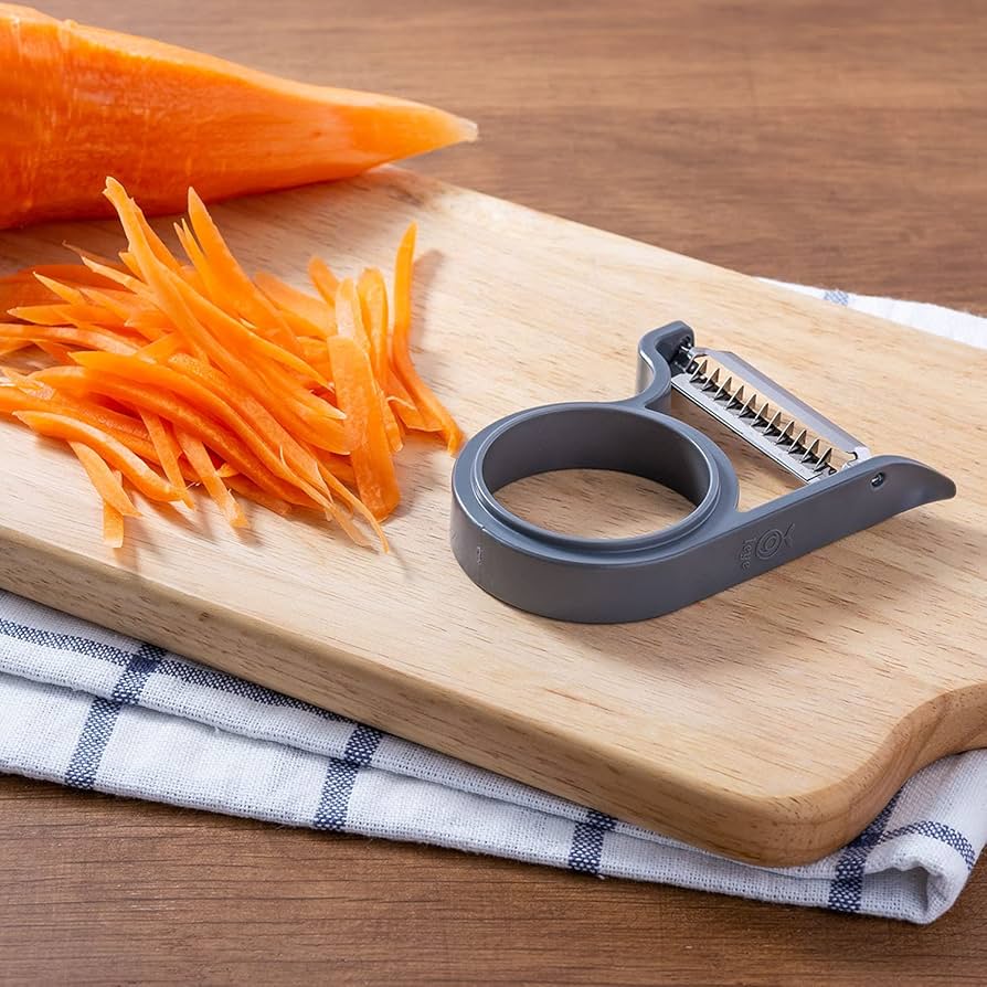 Aux leye peeler that can be cut with light force