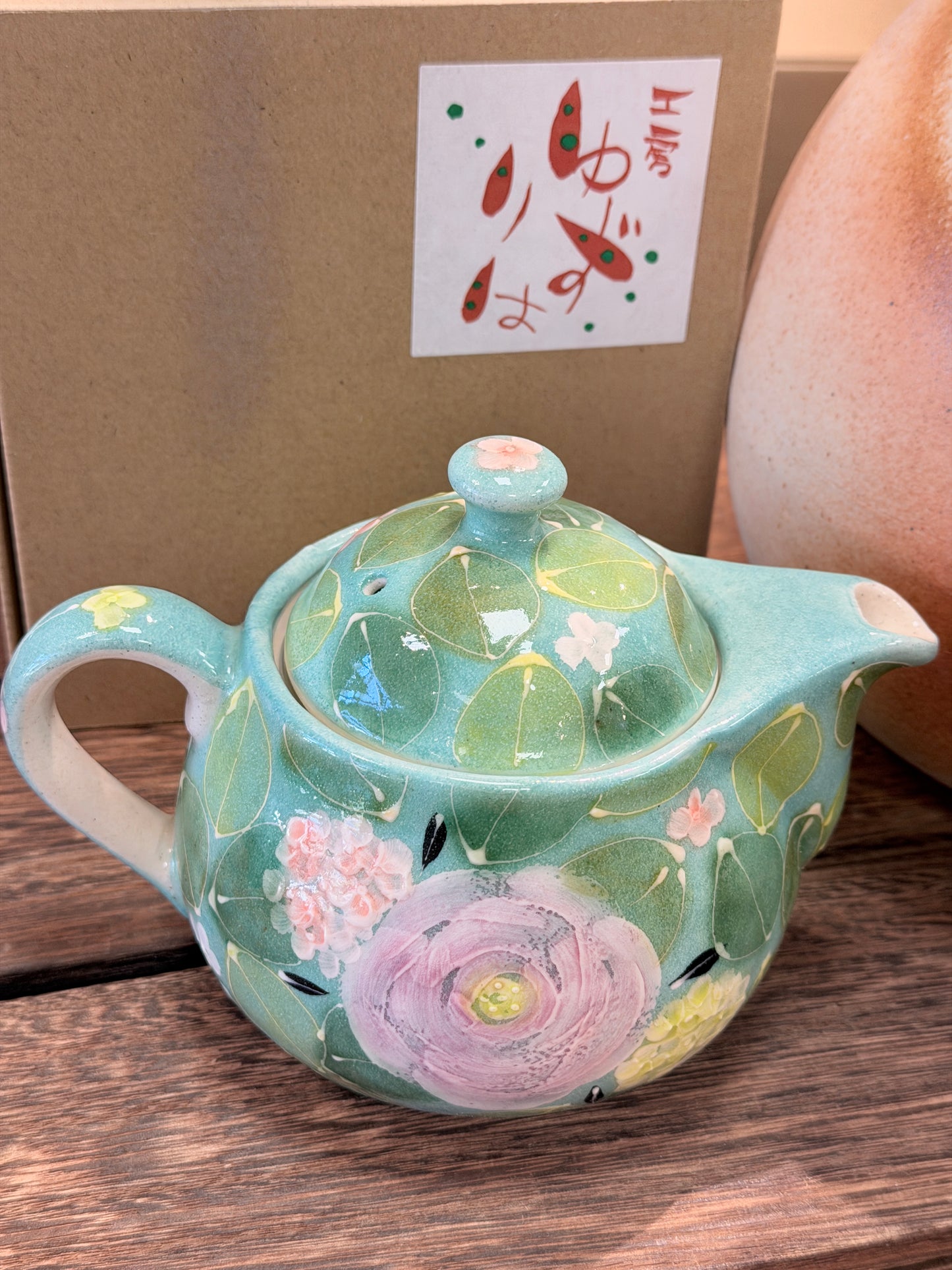 YUZURIHA Flower Handmade Ceramic Flower Teapot