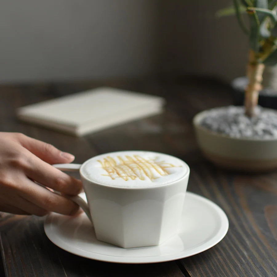 KINTO OCT cup & saucer 300ml / 10oz Black & White