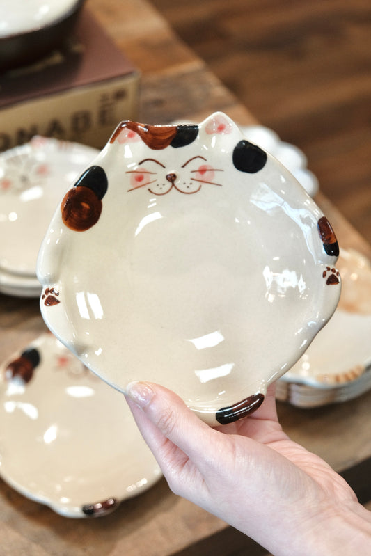 Hasami Ware Handcraft Medium Cat Small Plate