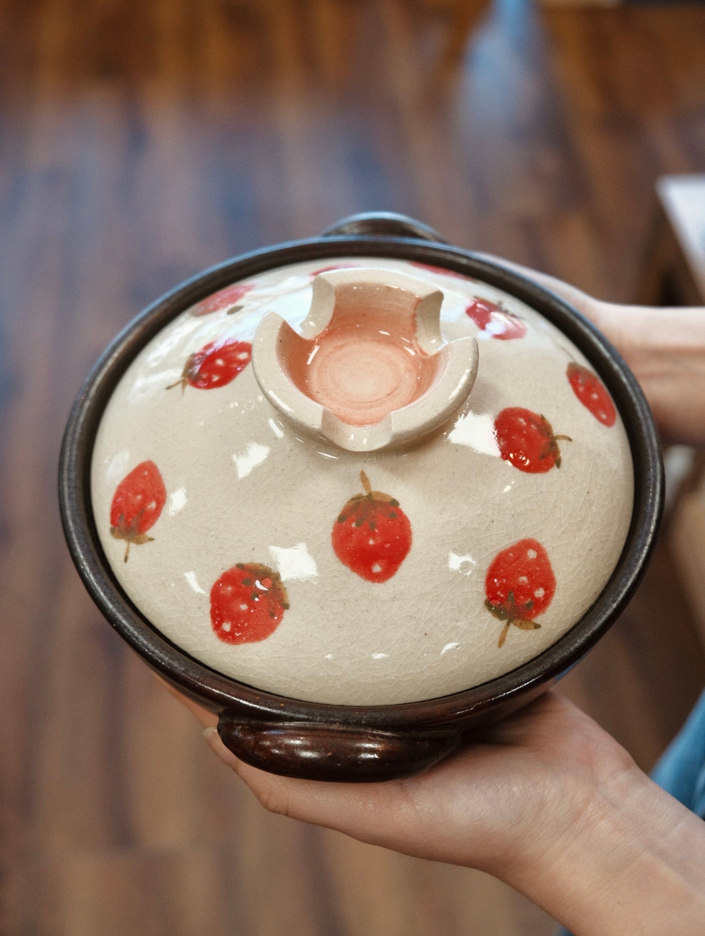 Banko ware Strawberry Donabe/Clay Pot (Two Sizes)