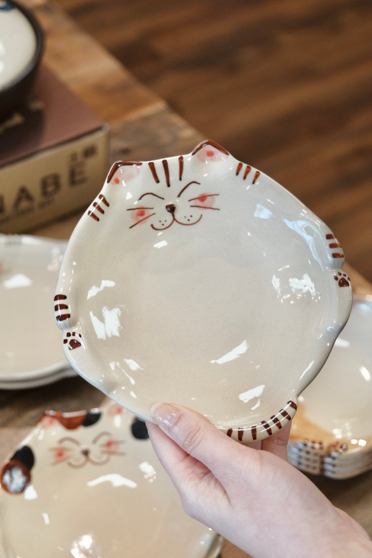 Hasami Ware Handcraft Medium Cat Small Plate