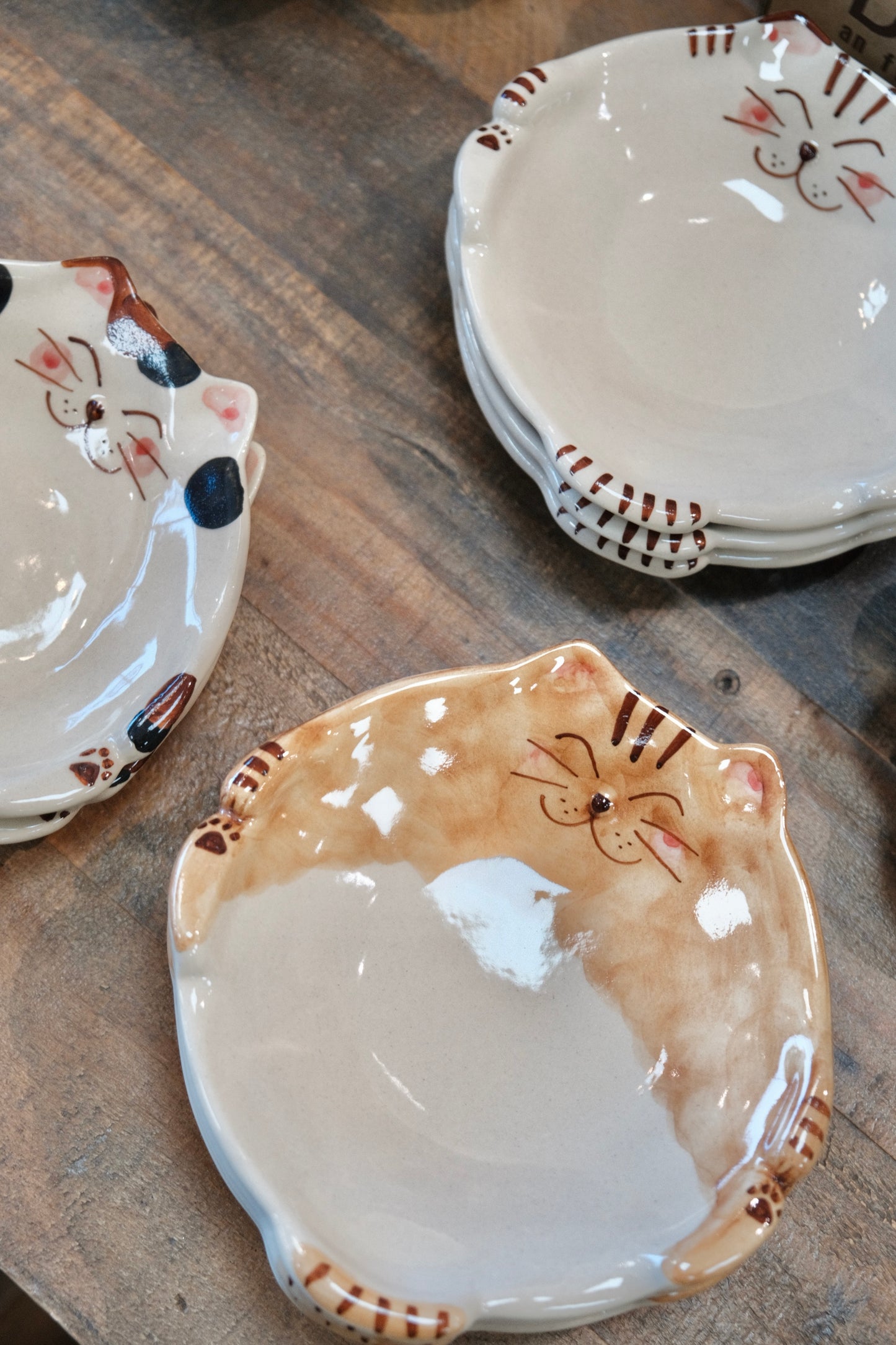 Hasami Ware Handcraft Medium Cat Small Plate
