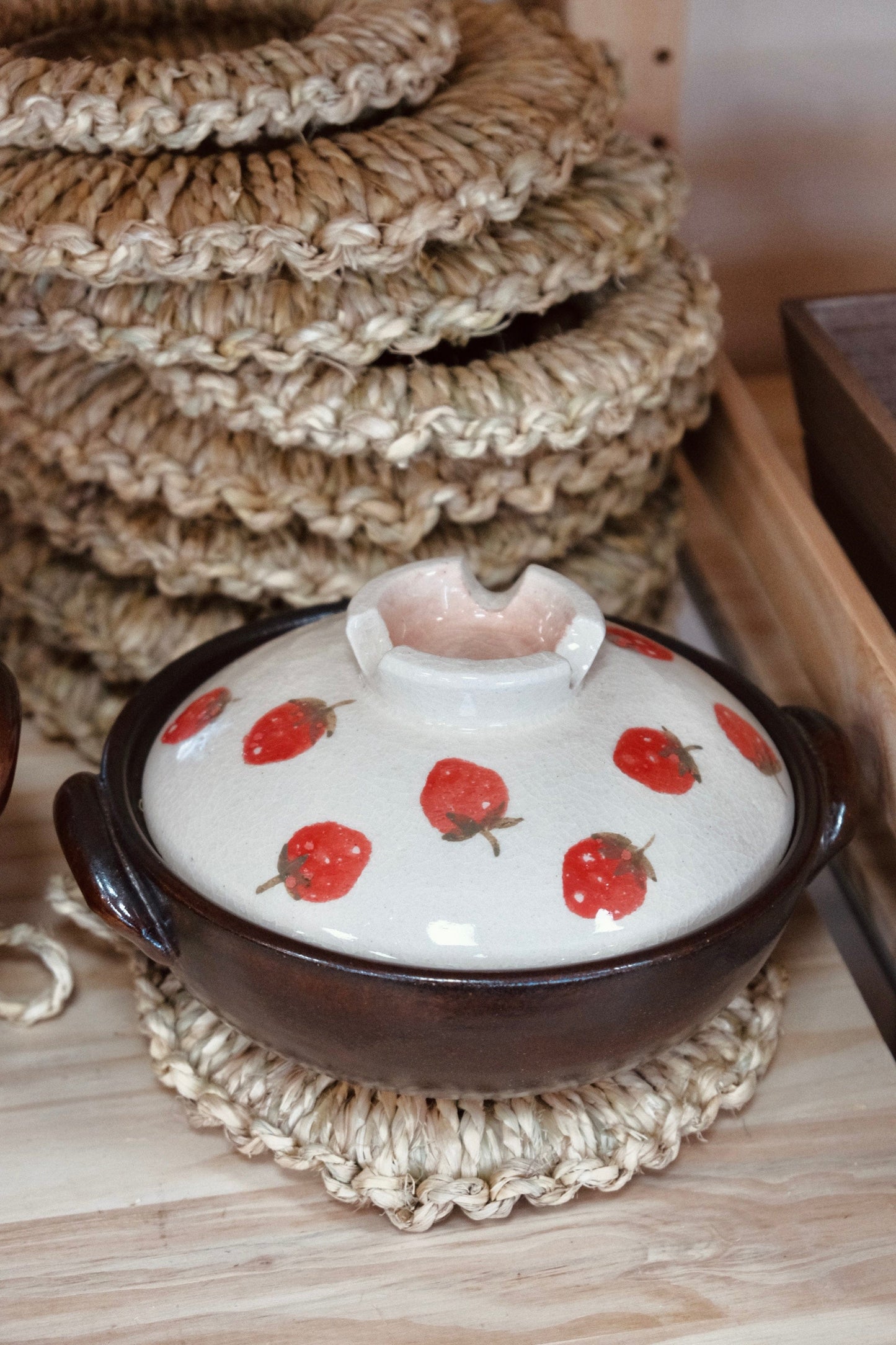 Banko ware Strawberry Donabe/Clay Pot (Two Sizes)