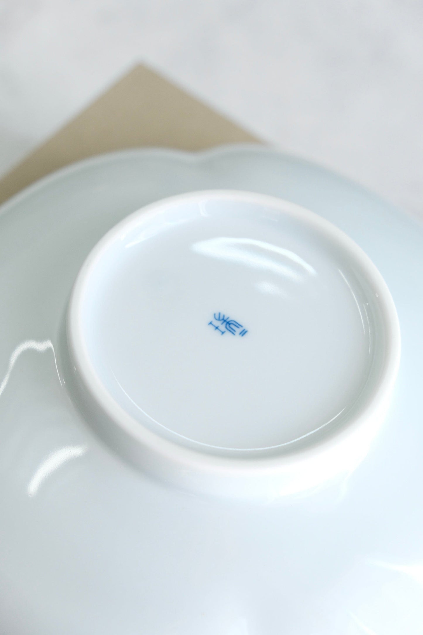 MIYAMA MIZU MIZU "瑞“ by RINA ONO (BLUE WHITE SERVING BOWL)