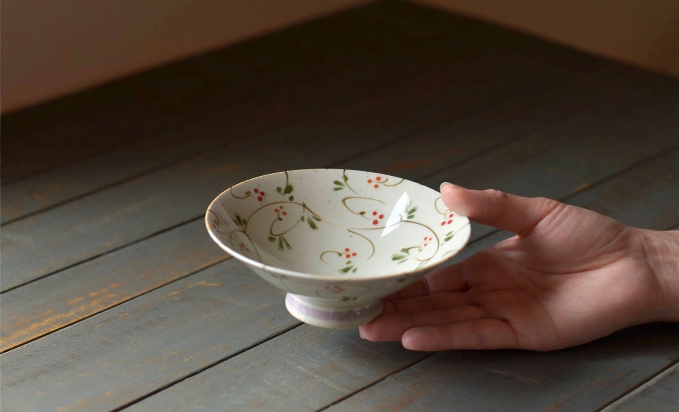 Japan Hasami Ware Zoe Light Bowl flowers