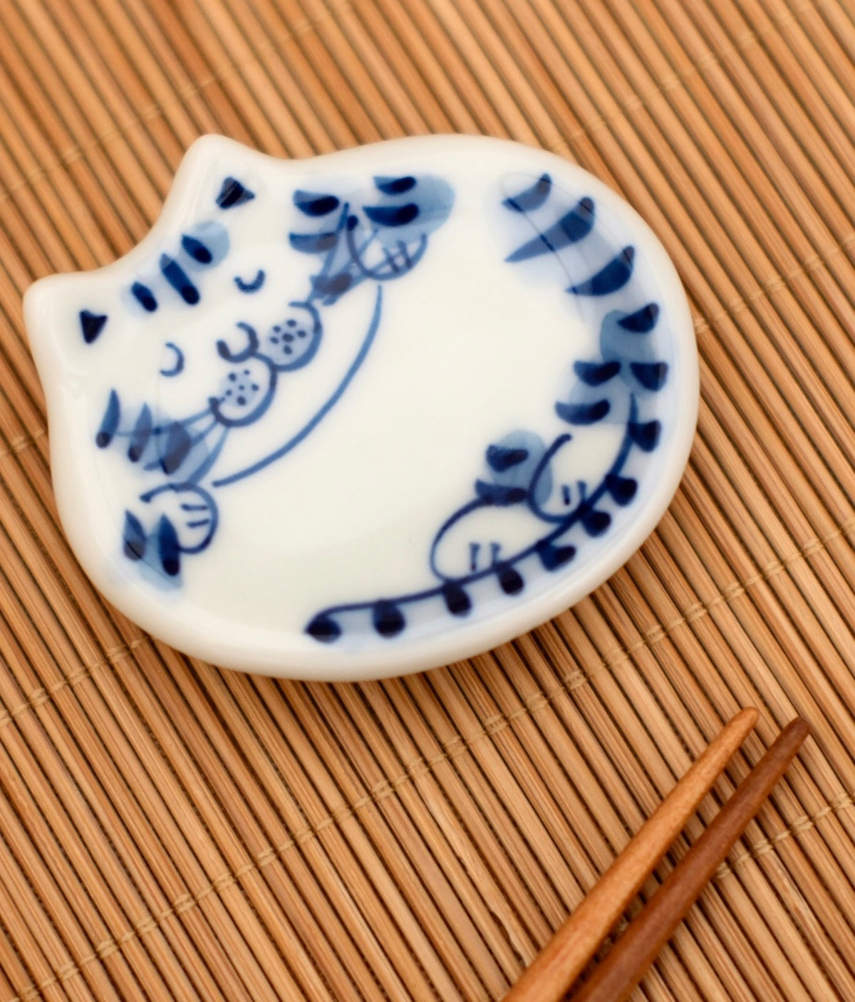 Arita ware handmade Blue white Cat series chopstick rest