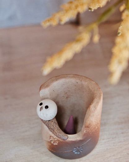 Shigaraki Yaki Owl Incense Stand (Gift box)