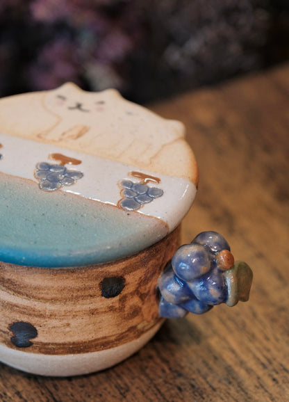 Okinawa Artist Nyankoroya（にゃんころ屋）Handmade Cat Mug with Lid (Grape）
