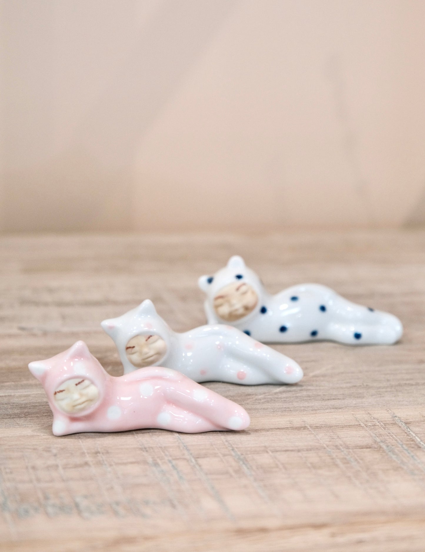 Japan Artisans 北川美宣 Handmade Playful Selection Chopstick Rest-Reclining Cat #1