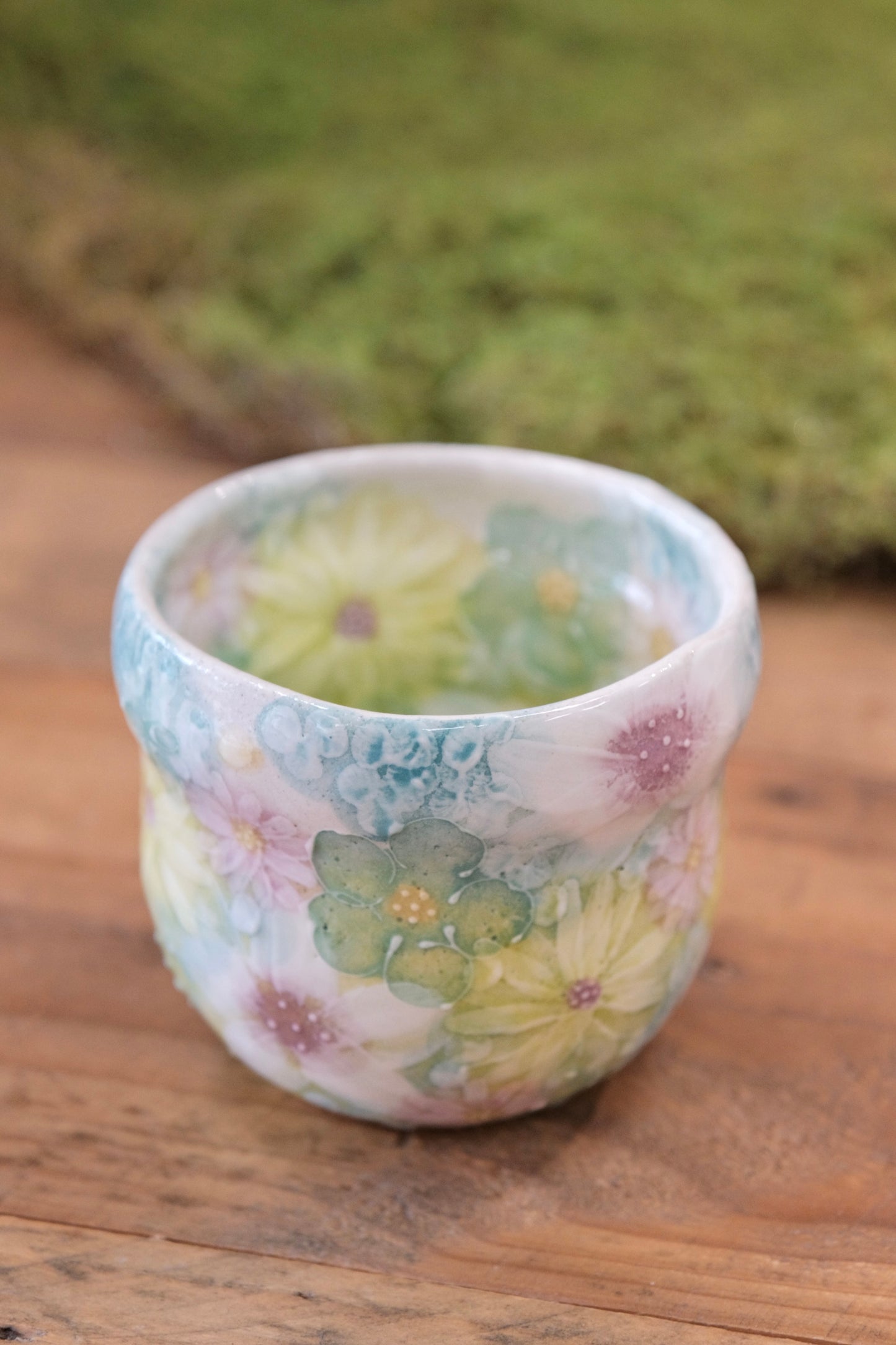 Seto Ware YUZURIHA Flower Tea Bowl
