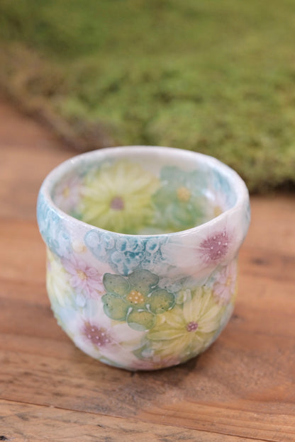 Seto Ware YUZURIHA Flower Tea Bowl