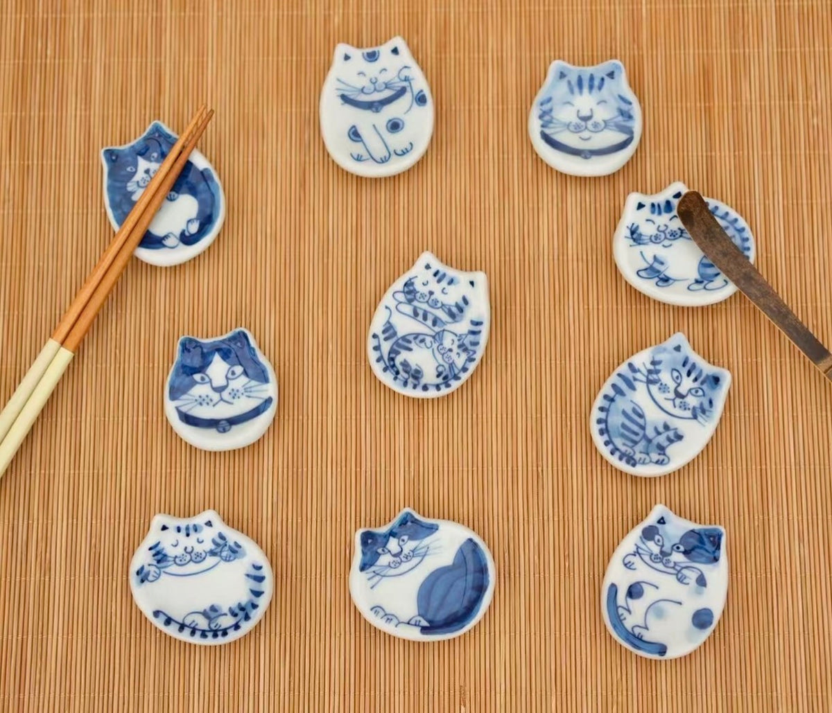 Arita ware handmade Blue white Cat series chopstick rest