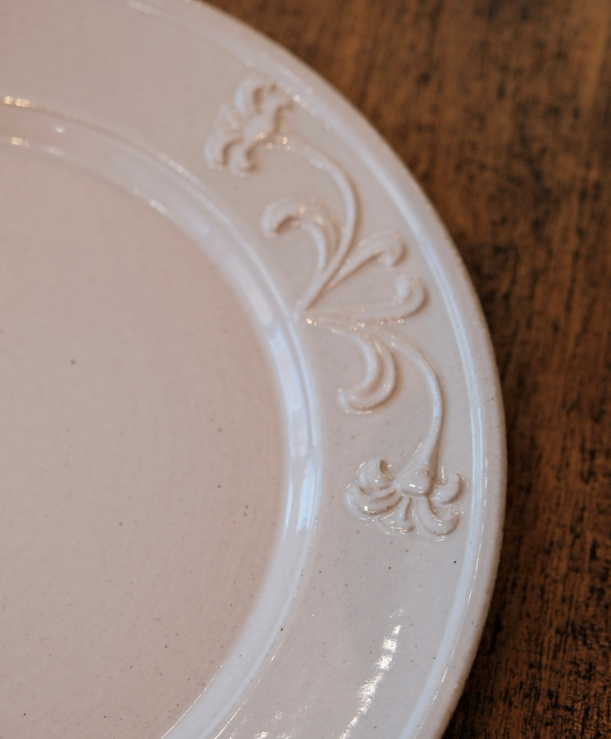 Taro Uchiyama | Lily 7" Round Plate - Glossy
