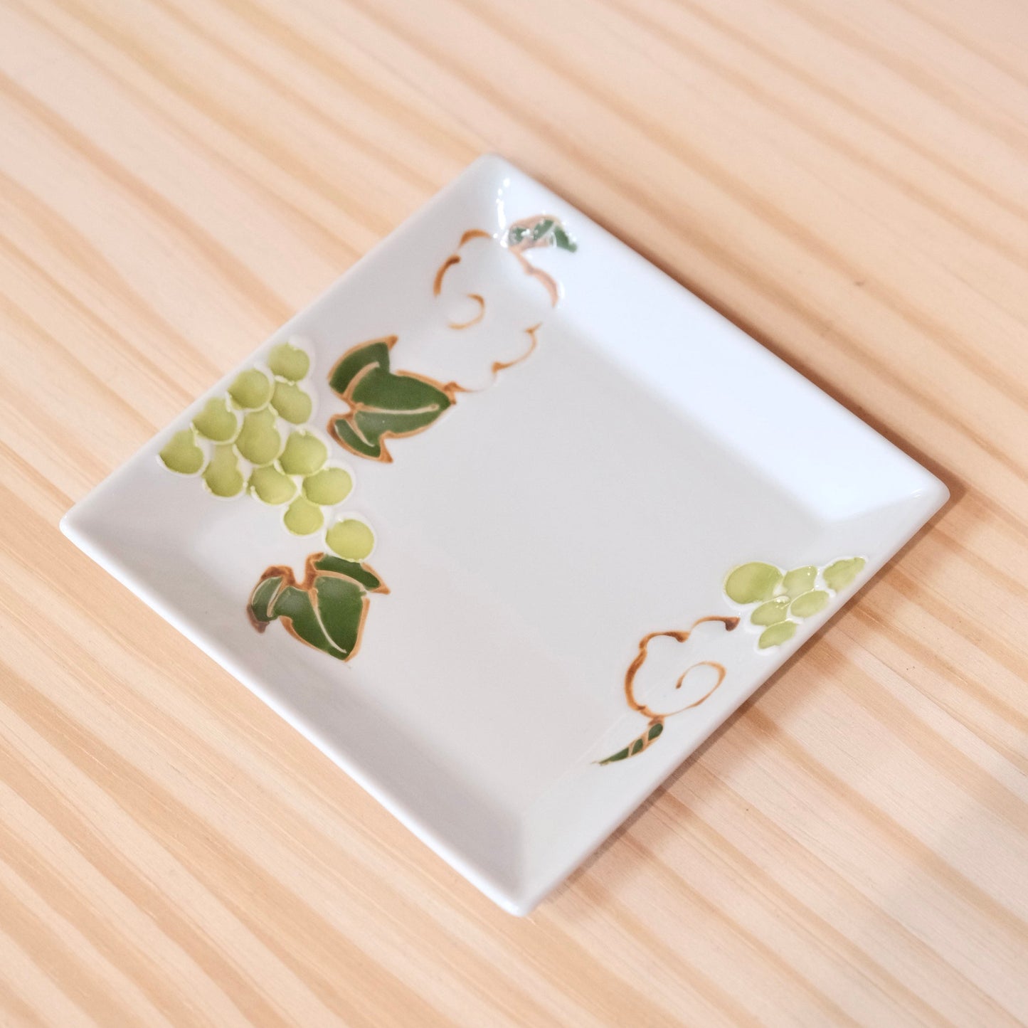 Tokushichi Gama Arita ware Fruits 5'' square dessert plate