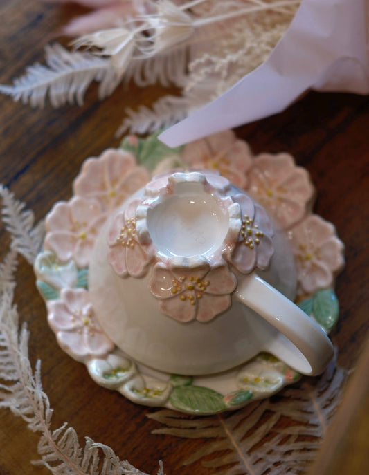 Misao Ishiguro-石黒美佐緒 Handmade Wild rose Cup and Saucer