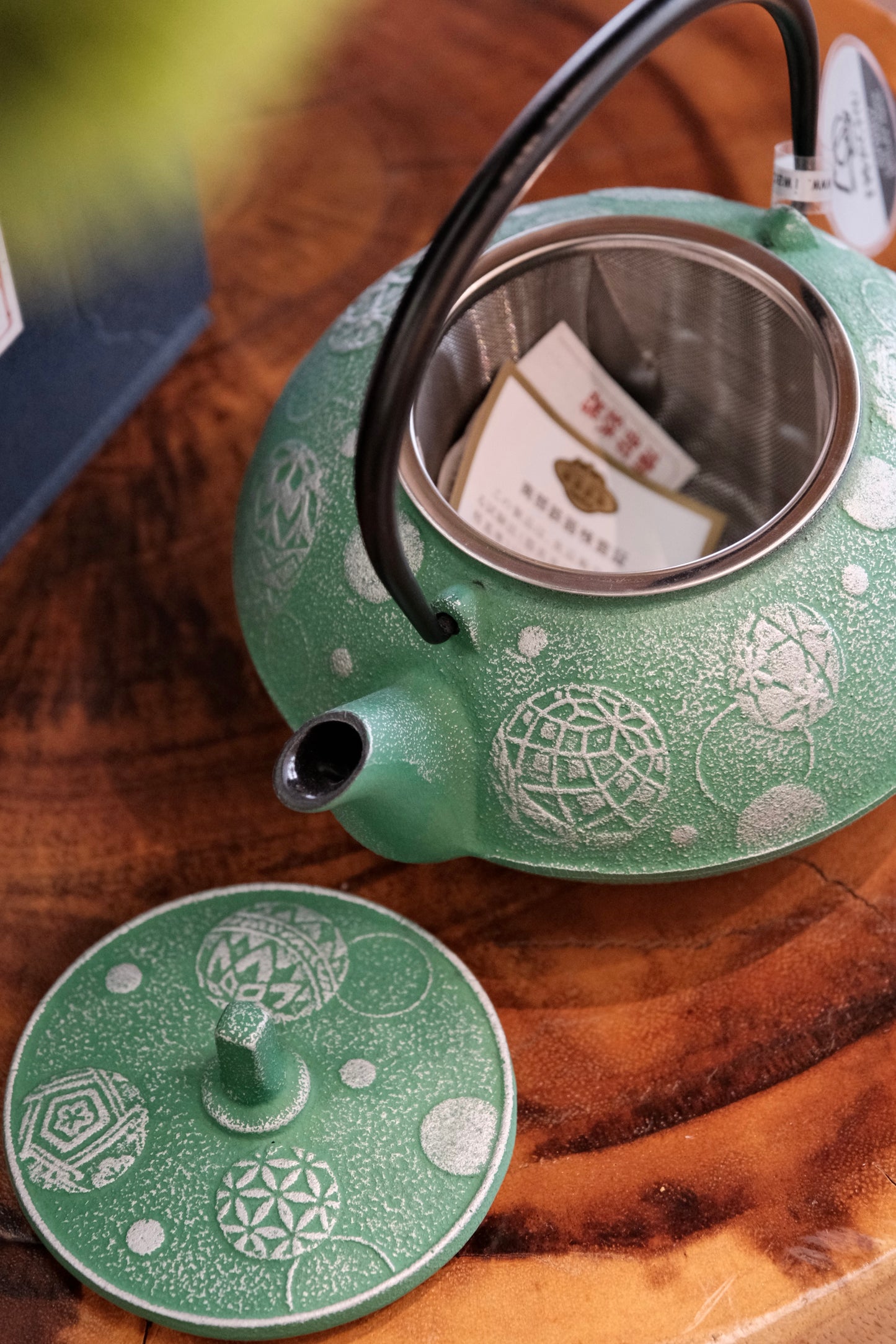 IWACHU Nambu Tekki Cast Iron 650ml Teapot （Gift Box）
