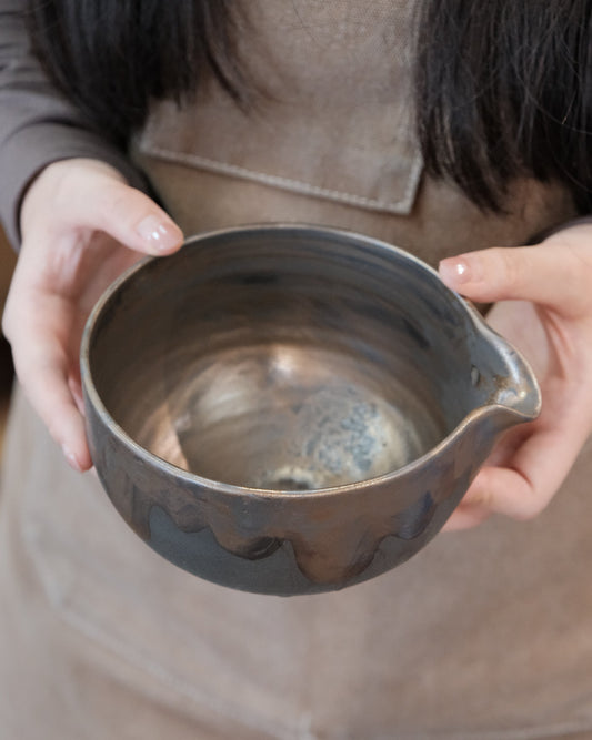 Yukiakari Katakuchi 12oz  Matcha Bowl With Spout Mangantataki