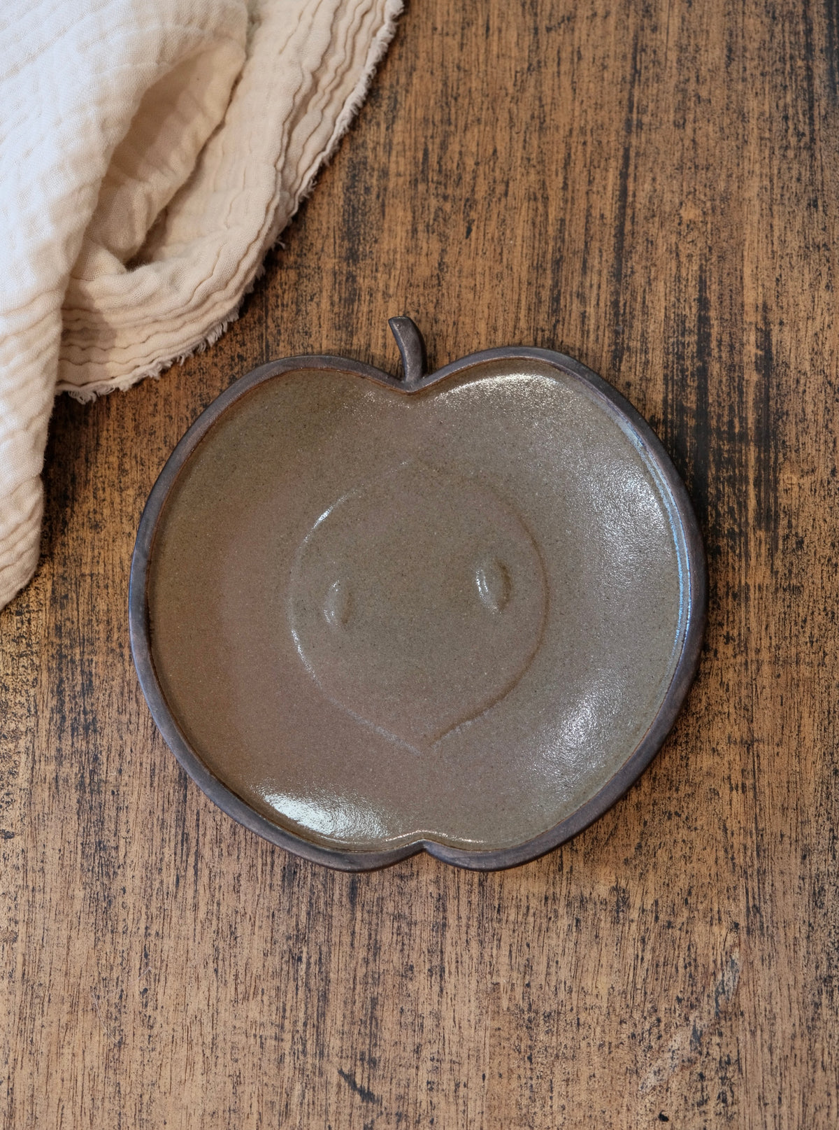 Taro Uchiyama | Apple 6.5” Plate