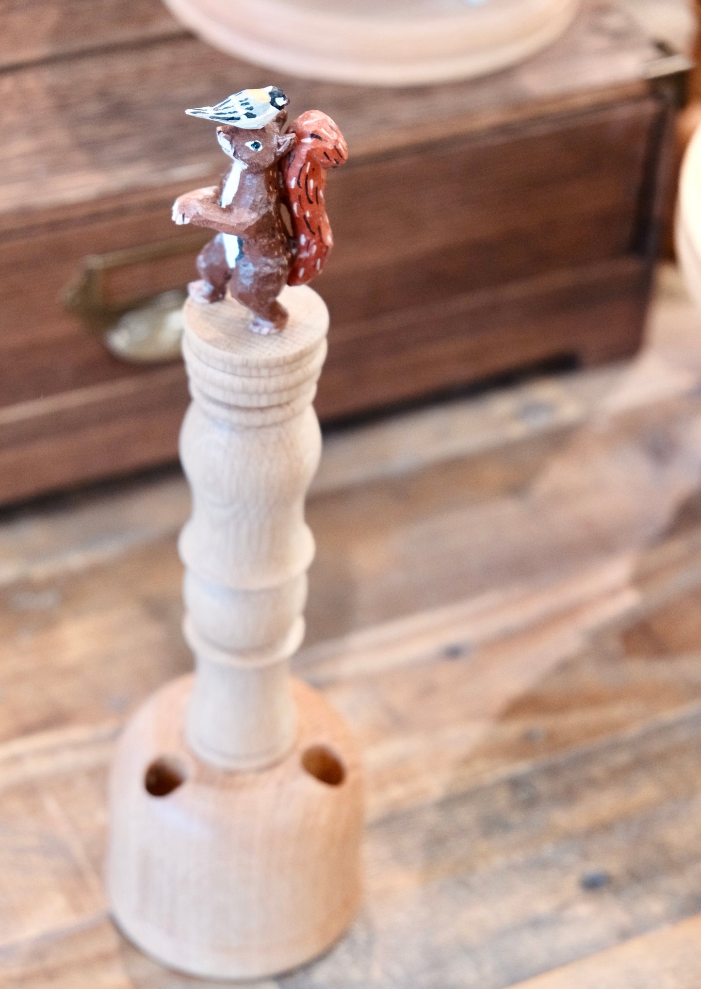 Artisans-Rebmob木工 handmade wood squirrel vase (come with glass tube)