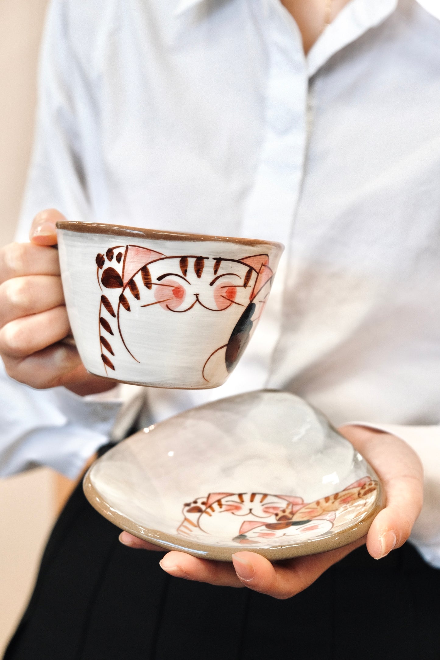 Hasami Ware Handcraft Cat Triangle Dessert Plate