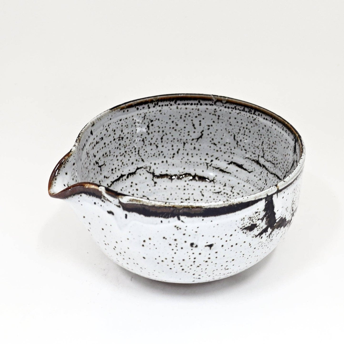 Yukiakari Katakuchi Matcha Bowl With Spout Yuzushiro 12oz Japan