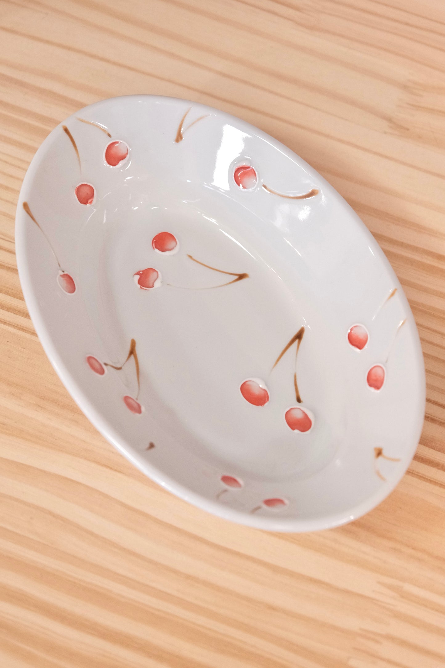 Tokushichi Gama Arita ware Fruits Oval Curry Plate-Cherry
