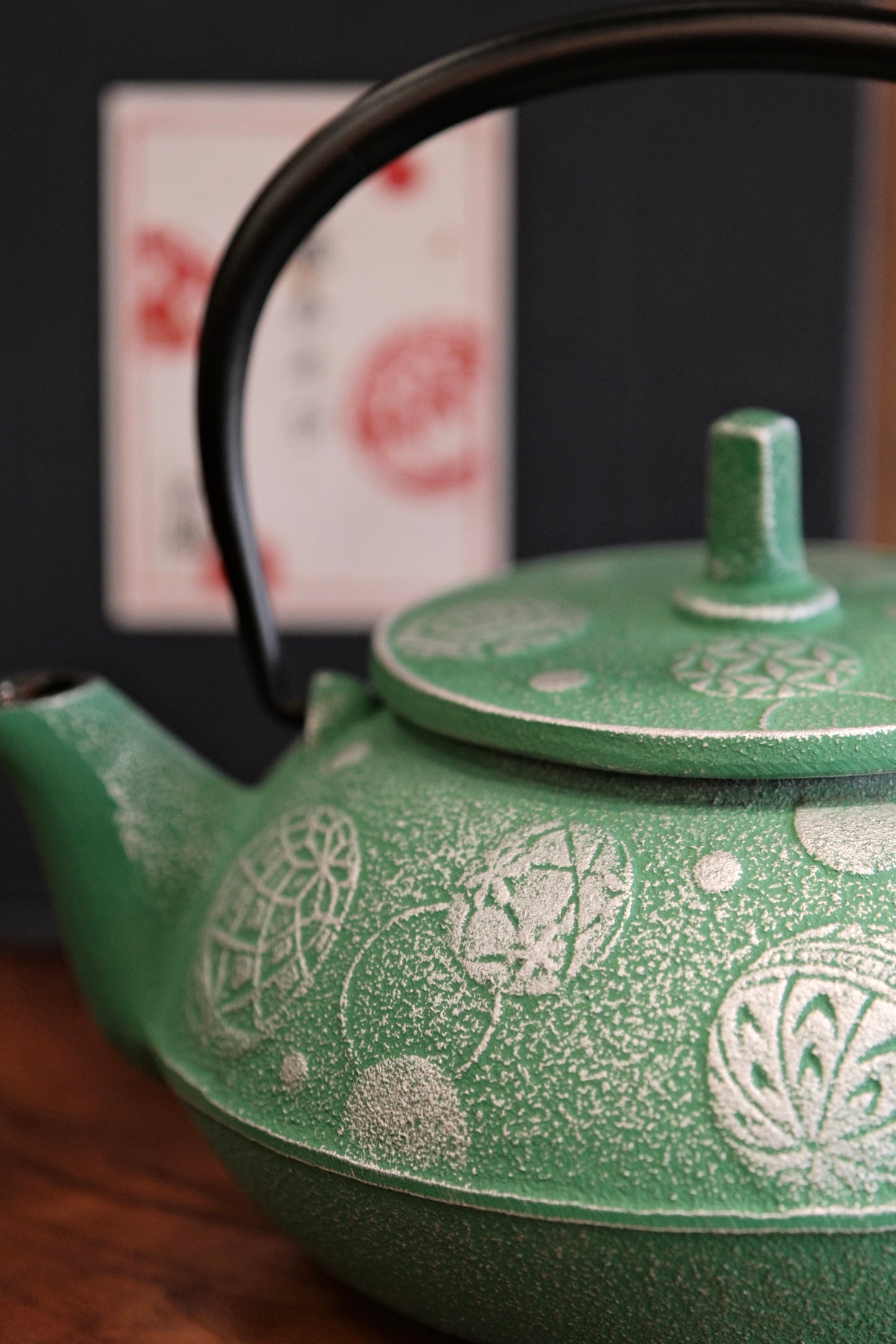 IWACHU Nambu Tekki Cast Iron 650ml Teapot （Gift Box）