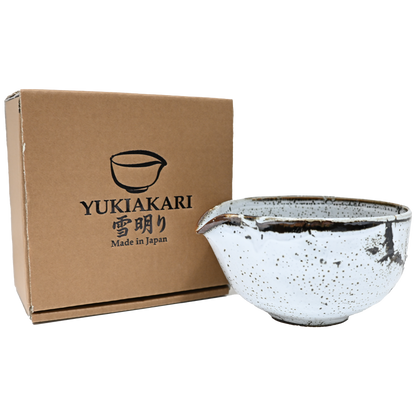 Yukiakari Katakuchi Matcha Bowl With Spout Yuzushiro 12oz Japan