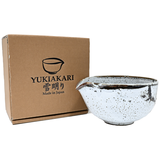 Yukiakari Katakuchi Matcha Bowl With Spout Yuzushiro 12oz Japan