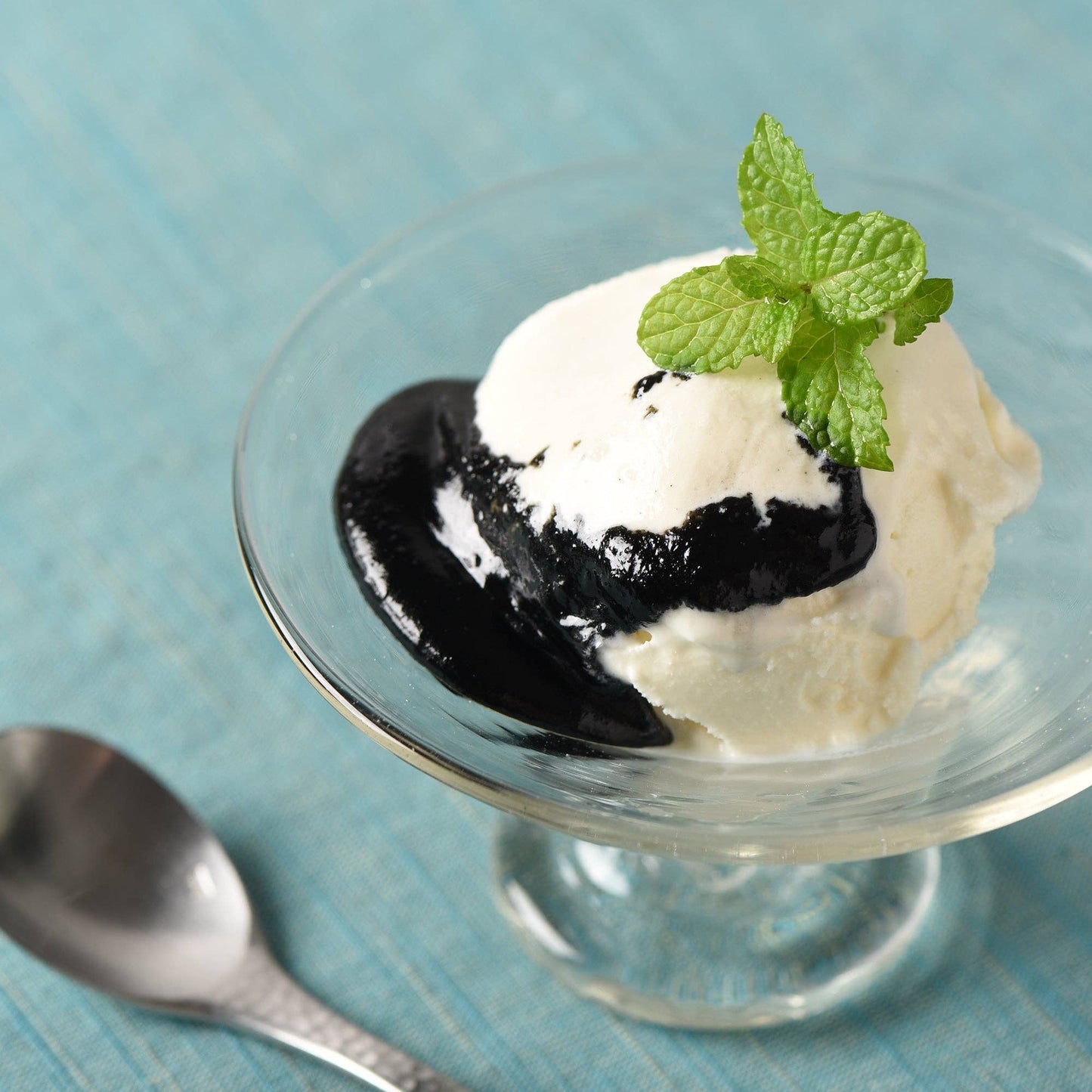 Kuze Fuku & Sons - SWEET BLACK SESAME SPREAD with HONEY