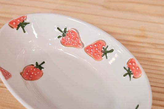 Tokushichi Gama Arita ware Fruits Oval Curry Plate-Strawberry