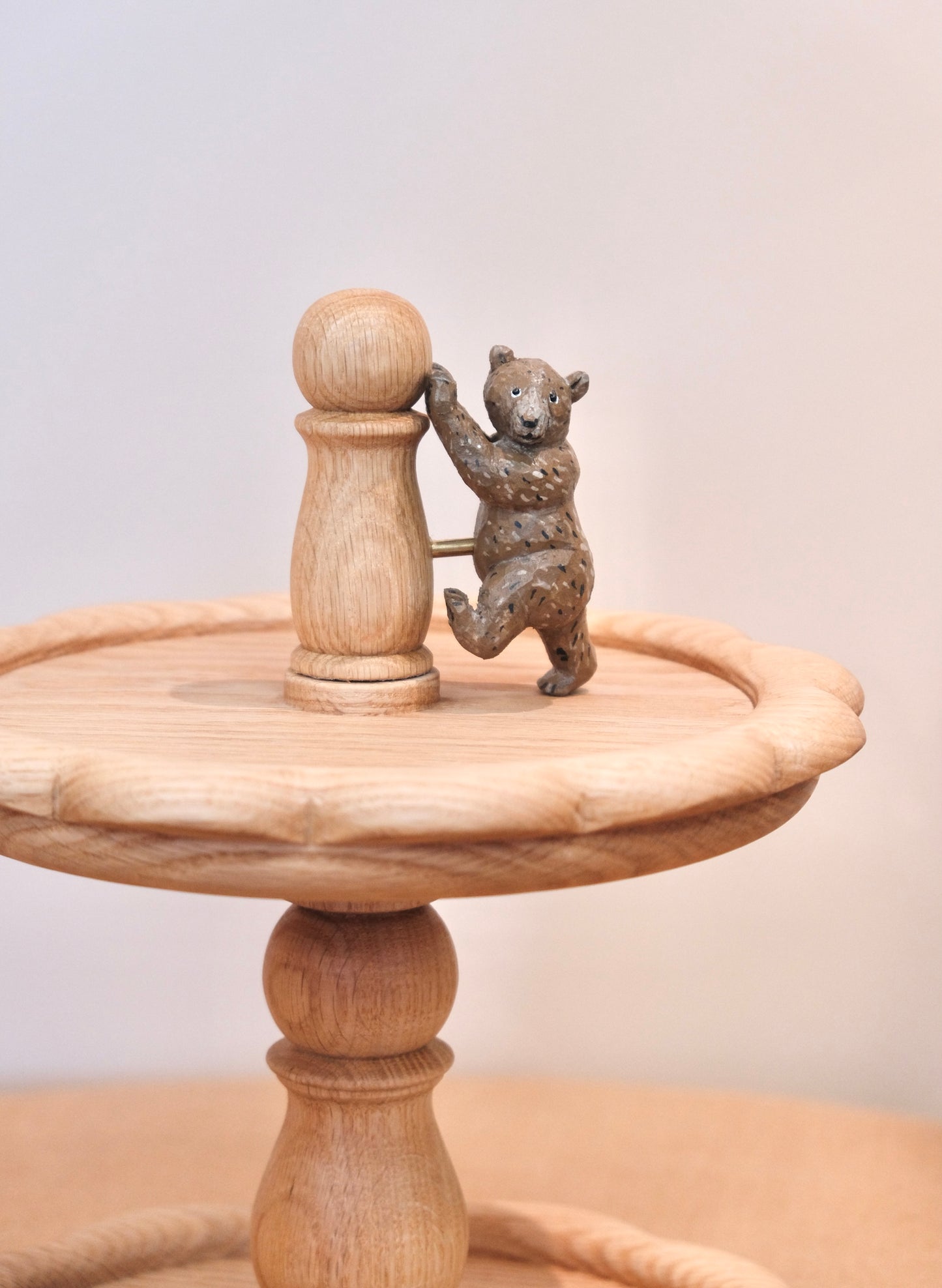 Artisans-Rebmob木工-Handmade wood Bear 2-Tier Stand