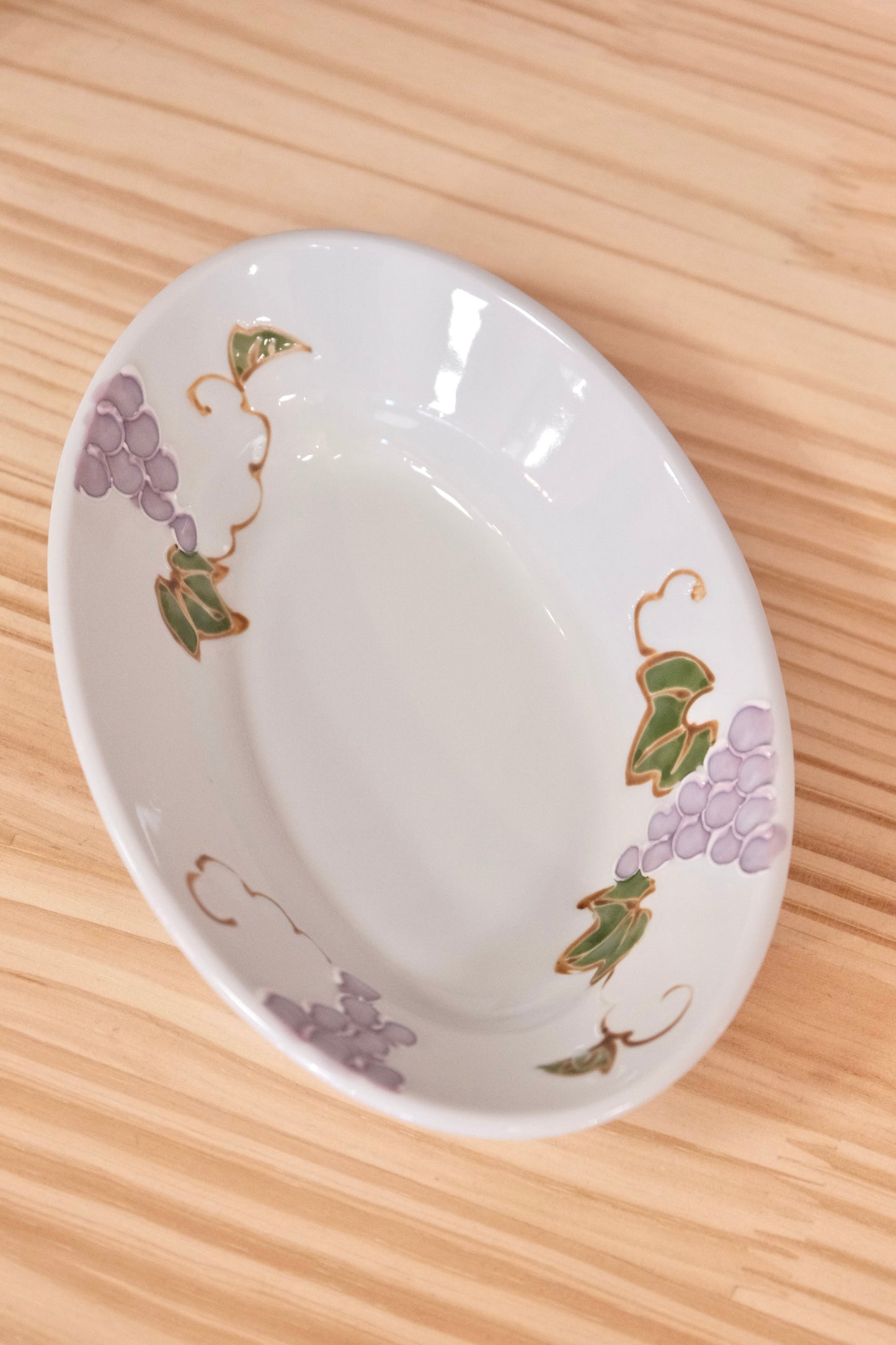 Tokushichi Gama Arita ware Fruits Oval Curry Plate-Purple Grape